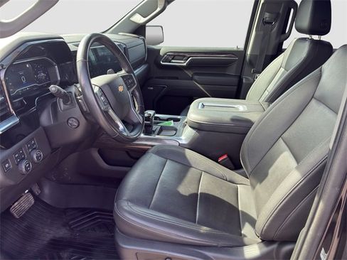 Used 2022 Chevrolet Silverado 1500 LTZ image 9