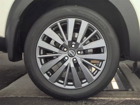 Used 2024 Nissan Pathfinder SL w/ SL Premium Package image 12