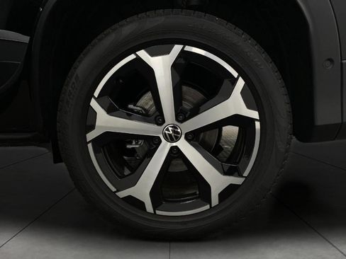 New 2026 Volkswagen Tiguan SE AWD/4WD image 41