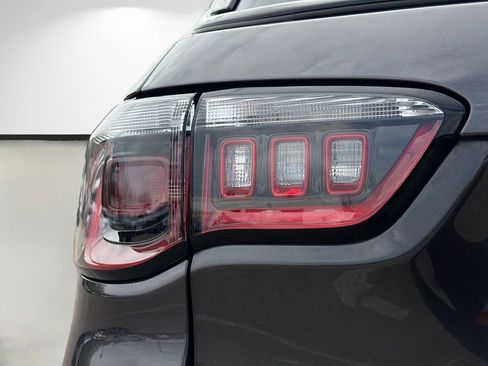 Used 2021 Jeep Compass Latitude image 10