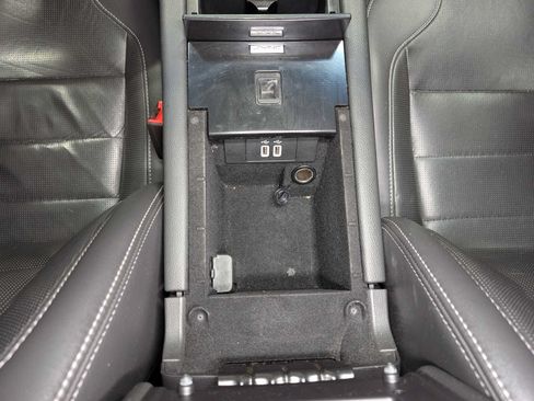 Used 2019 Ford Taurus Limited AWD/4WD image 14