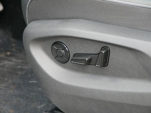 New 2025 Volkswagen Tiguan SE R-Line image 5