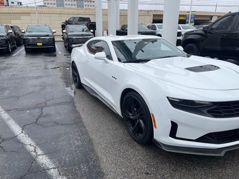 Used 2021 Chevrolet Camaro LT image 1