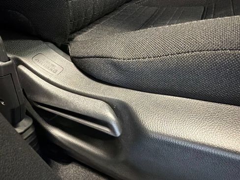 Certified 2026 Honda HR-V LX image 30