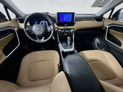 Used 2024 Toyota RAV4 LE AWD/4WD image 28
