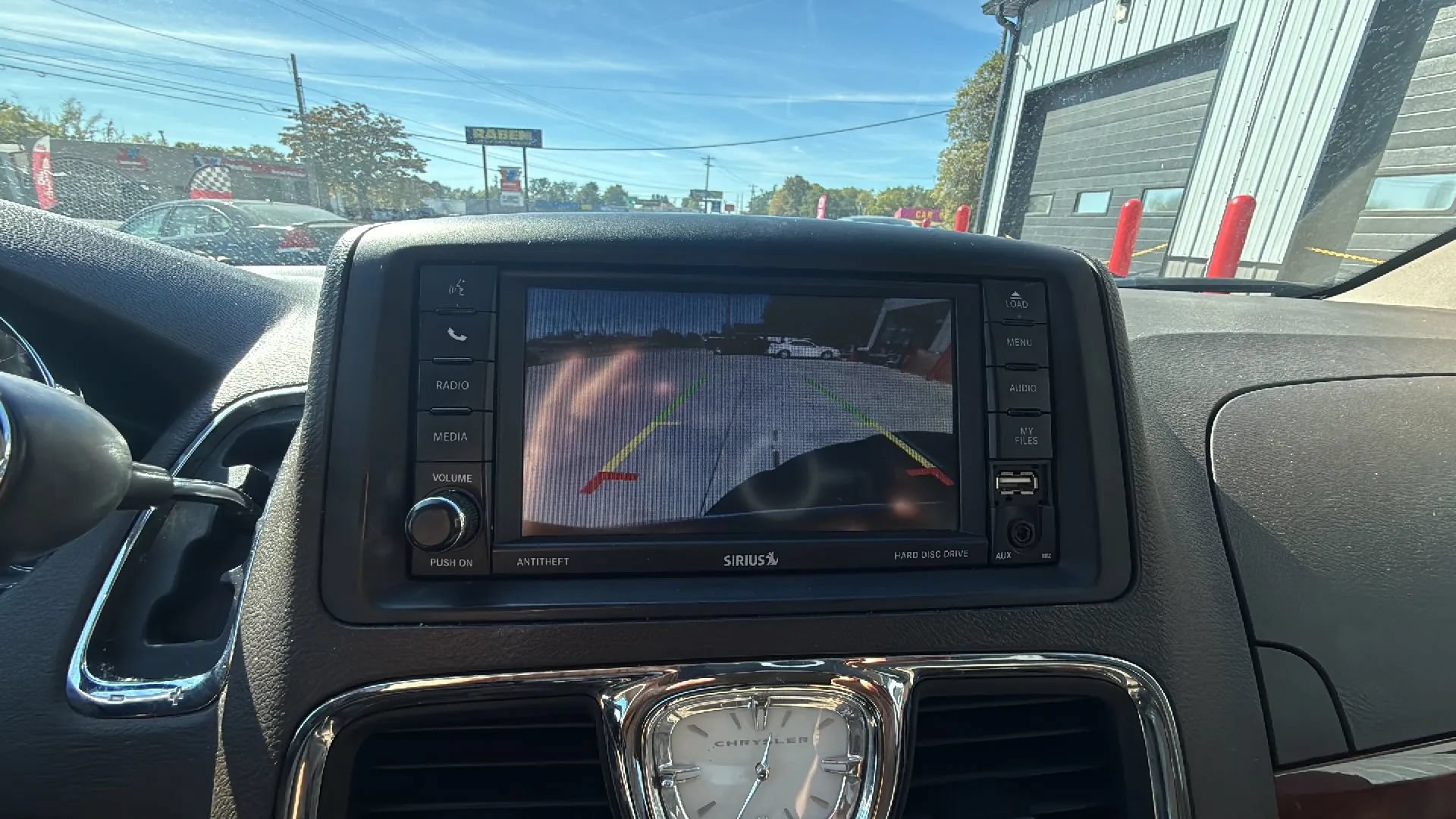 Used 2014 Chrysler Town & Country Touring FWD image 12