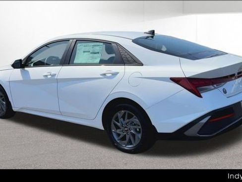 Used 2025 Hyundai Elantra Hybrid FWD image 58