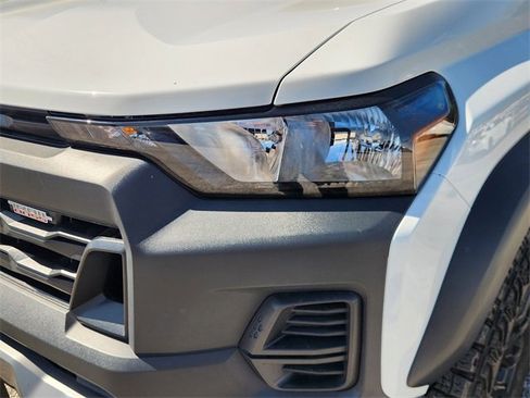 Used 2023 Chevrolet Colorado Trail Boss w/ Technology Package image 6