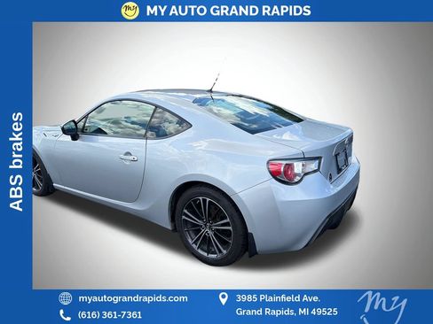 Used 2013 Scion FR-S RWD image 5