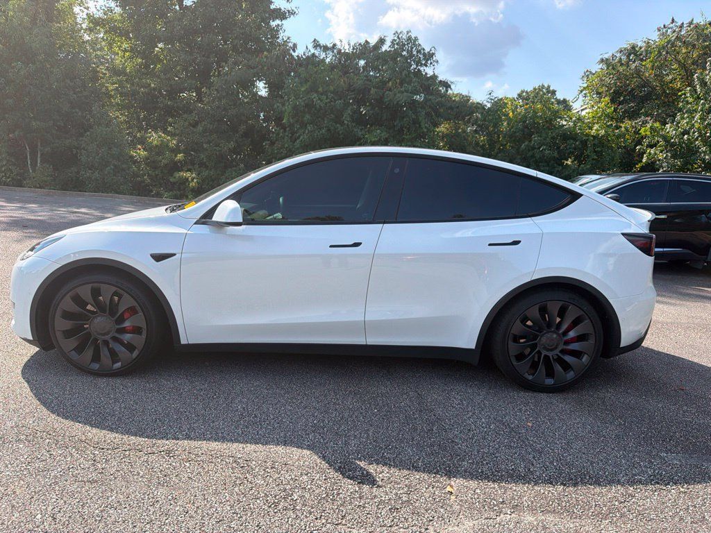 Used 2022 Tesla Model Y Performance AWD/4WD image 2