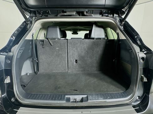 Used 2023 Toyota Highlander XLE AWD/4WD image 31