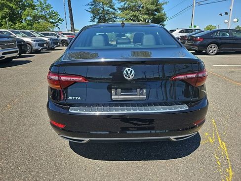 Used 2019 Volkswagen Jetta R-Line image 3
