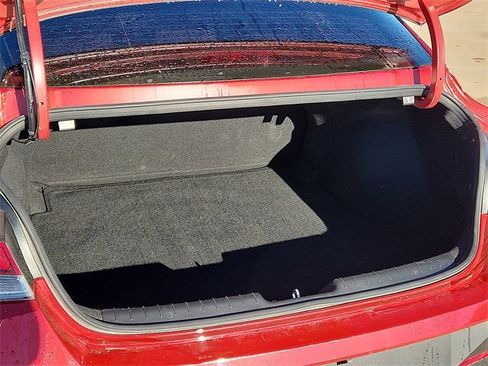 Used 2025 Hyundai Elantra Sport image 8