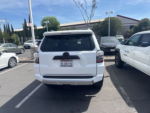 Certified 2024 Toyota 4Runner TRD Off-Road Premium image 31