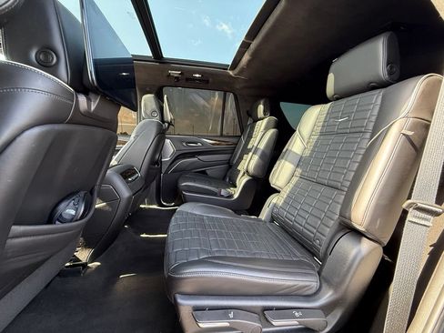 Used 2022 Cadillac Escalade Sport Platinum w/ LPO, ONYX Package AWD/4WD image 25