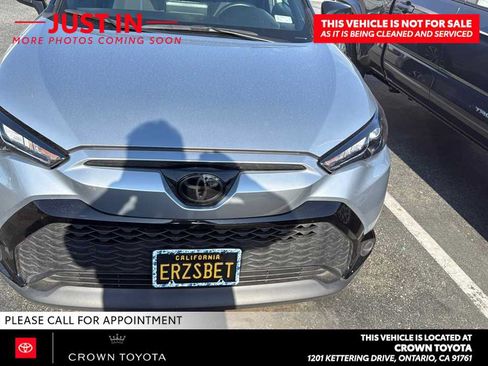 Used 2024 Toyota Corolla Cross AWD Hybrid w/ Moonroof Package image 2