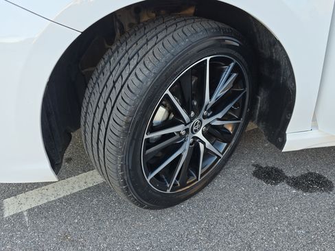 Used 2024 Toyota Camry SE image 31