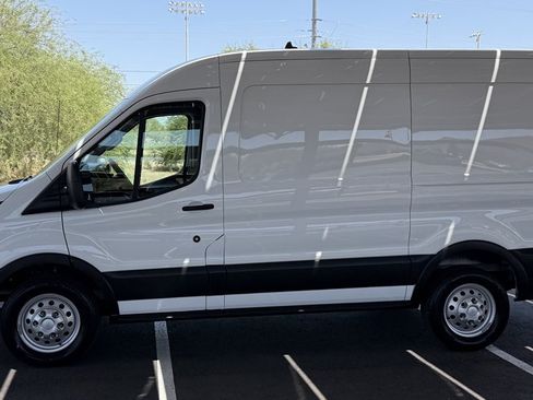 Used 2022 Ford Transit 250 Medium Roof AWD image 2