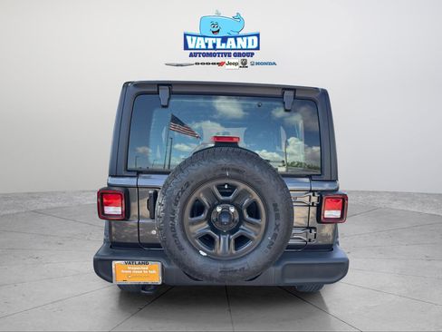 Used 2024 Jeep Wrangler Unlimited Sport AWD/4WD image 4