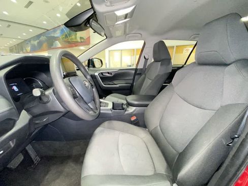 Used 2025 Toyota RAV4 XLE image 13