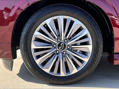 Certified 2025 INFINITI QX80 Luxe image 12