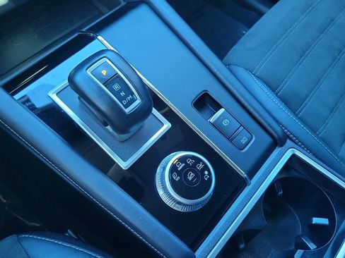 Used 2023 Mitsubishi Outlander SE image 33