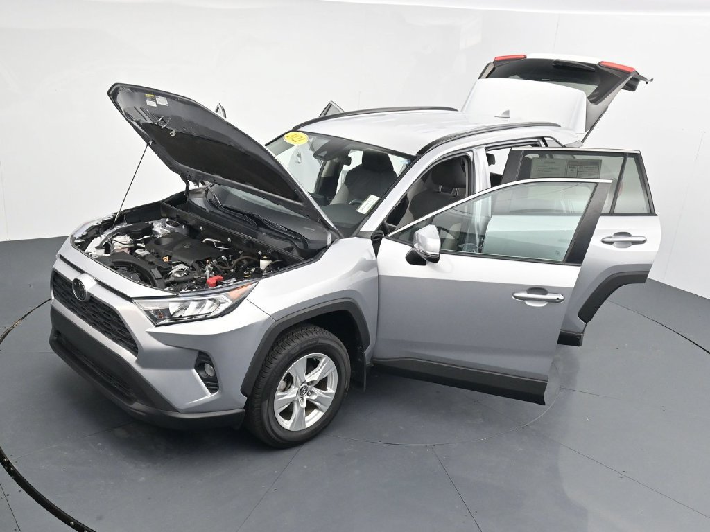 Used 2021 Toyota RAV4 XLE AWD/4WD image 44