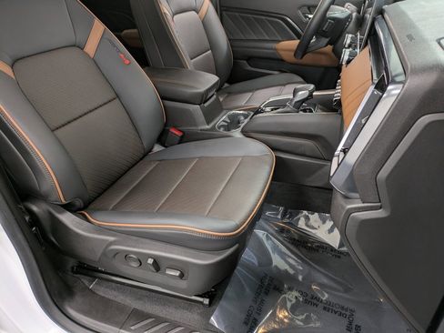 Used 2024 GMC Canyon AT4 w/ AT4 Premium Package image 28