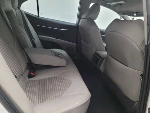 Used 2019 Toyota Camry SE w/ Carpet Mat Package FWD image 19