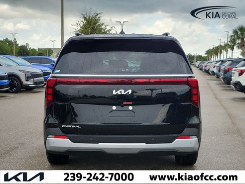 New 2026 Kia Carnival EX FWD image 5