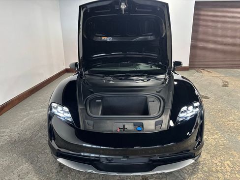 Used 2024 Porsche Taycan 4 Cross Turismo image 21