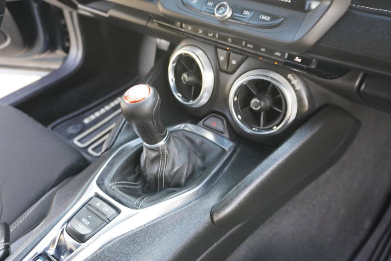 Used 2020 Chevrolet Camaro SS RWD image 23