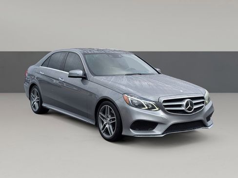 Used 2015 Mercedes-Benz E 350 4MATIC Sedan image 2