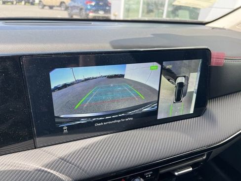 New 2025 Nissan Kicks SR image 11