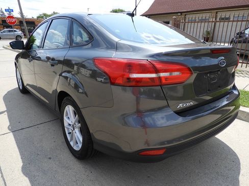 Used 2017 Ford Focus SE FWD image 6