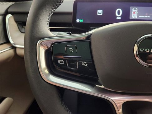 New 2025 Volvo EX90 Plus image 25