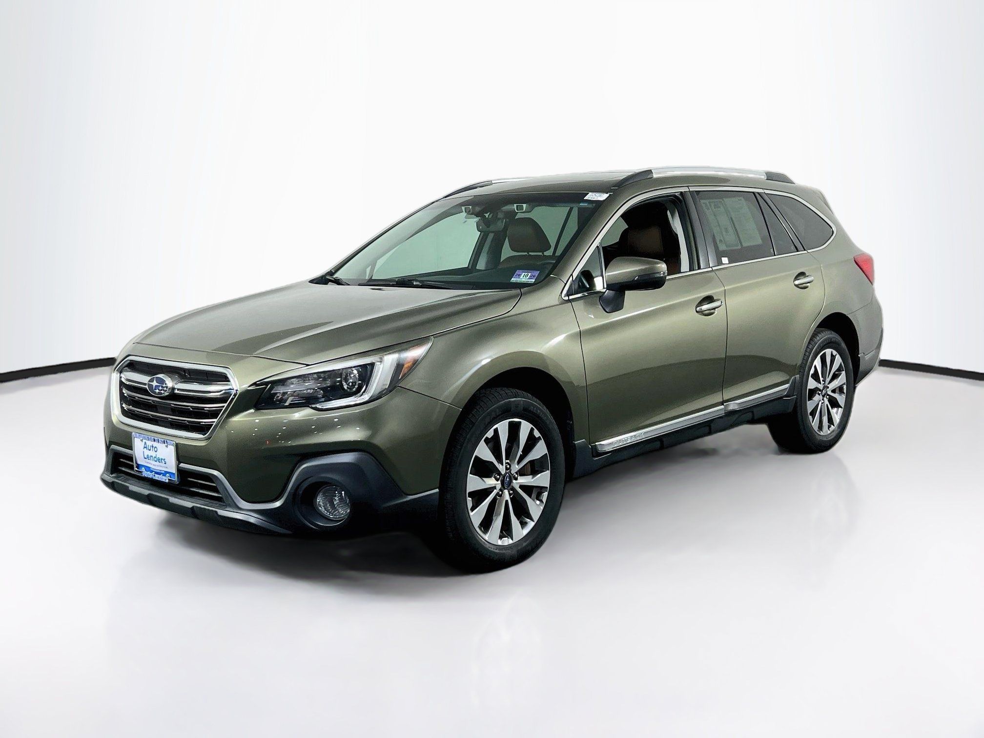Used 2018 Subaru Outback 2.5i Touring AWD/4WD image 1