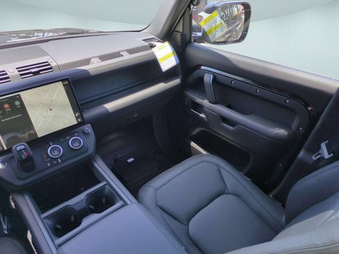 New 2026 Land Rover Defender 130 X-Dynamic SE AWD/4WD image 27
