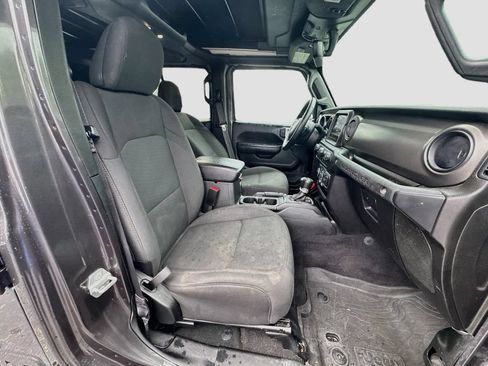 Used 2022 Jeep Wrangler Unlimited Sport AWD/4WD image 32