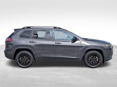 Used 2023 Jeep Cherokee Altitude Lux AWD/4WD image 3
