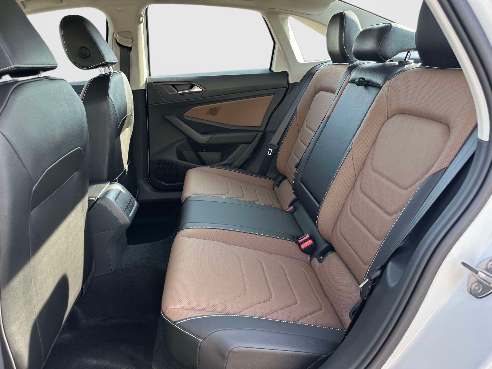 Certified 2026 Volkswagen Jetta SEL FWD image 13