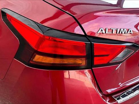 Certified 2023 Nissan Altima 2.5 SR image 28