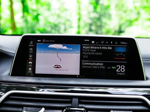 Used 2022 BMW 750i xDrive w/ Autobahn Package AWD/4WD image 37