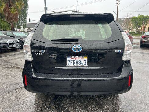 Used 2014 Toyota Prius V Three image 4
