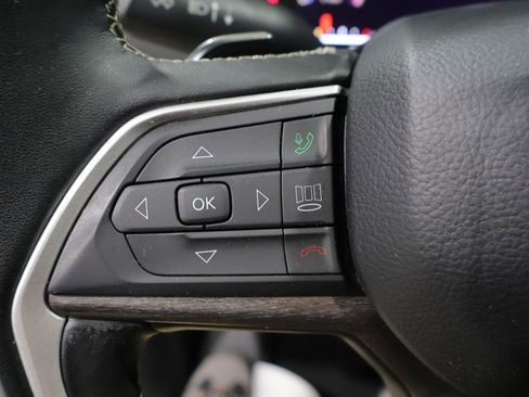 Used 2022 Jeep Grand Cherokee Limited AWD/4WD image 31