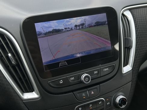 Used 2025 Chevrolet Malibu LT image 14