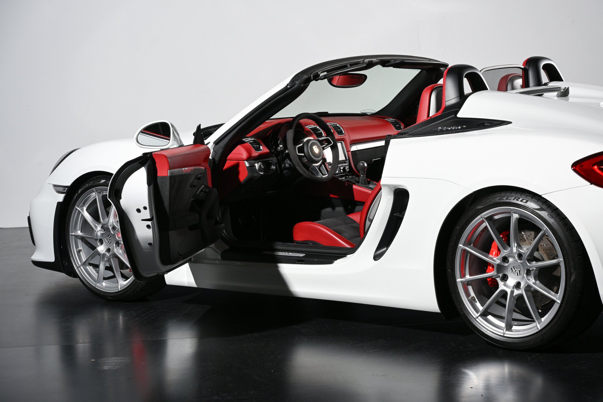 Used 2016 Porsche Boxster Spyder RWD image 14