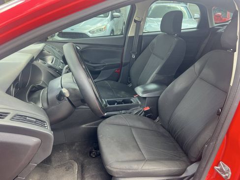 Used 2017 Ford Focus SE FWD image 11