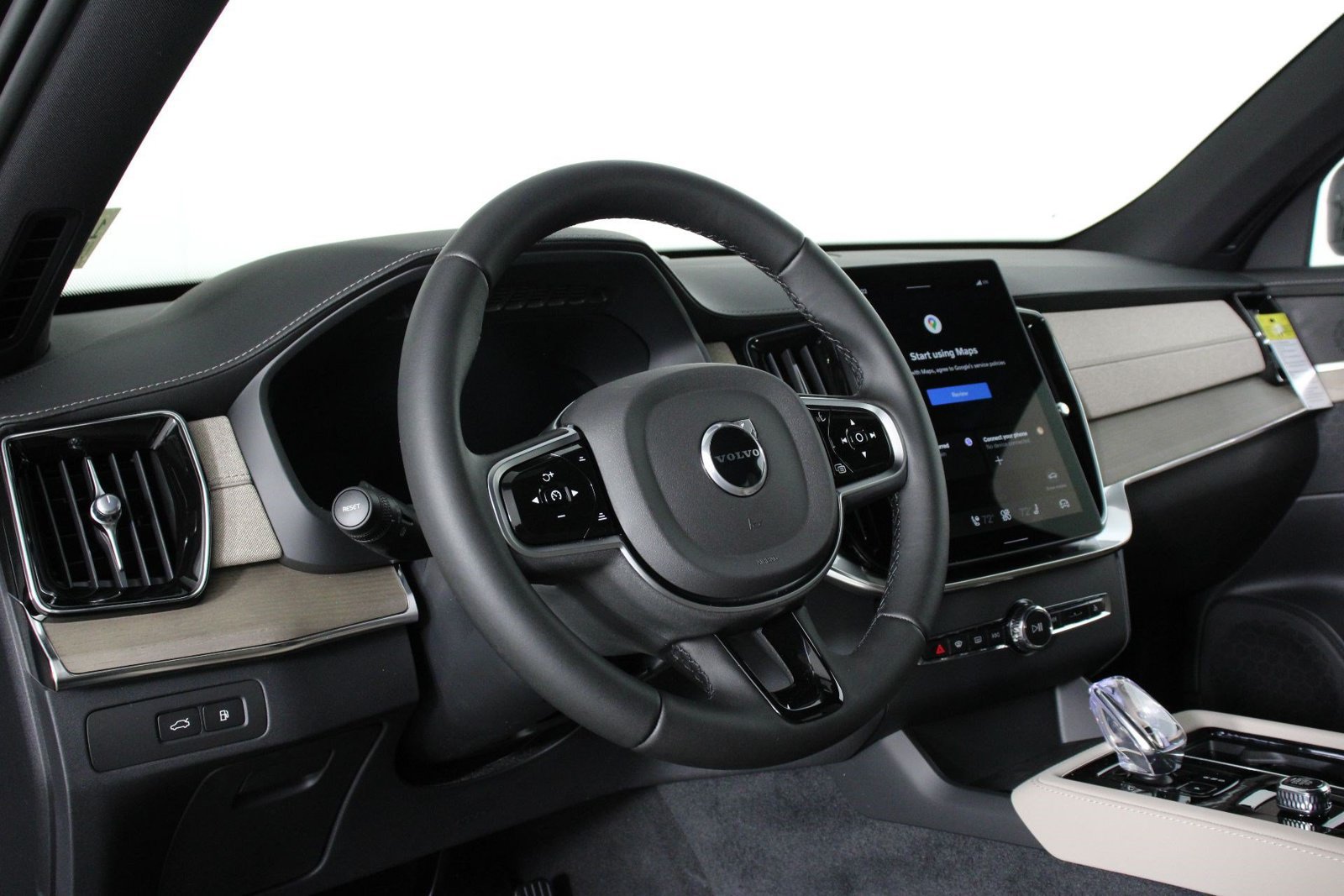 New 2026 Volvo XC90 T8 Plus AWD/4WD image 8