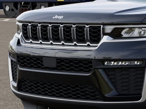 New 2026 Jeep Grand Cherokee Limited AWD/4WD image 11